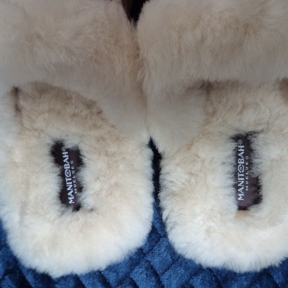 Manitobah Mukluks Pink Illusion Cabin Slide Slippers Size 8 New In Box - Picture 8 of 16